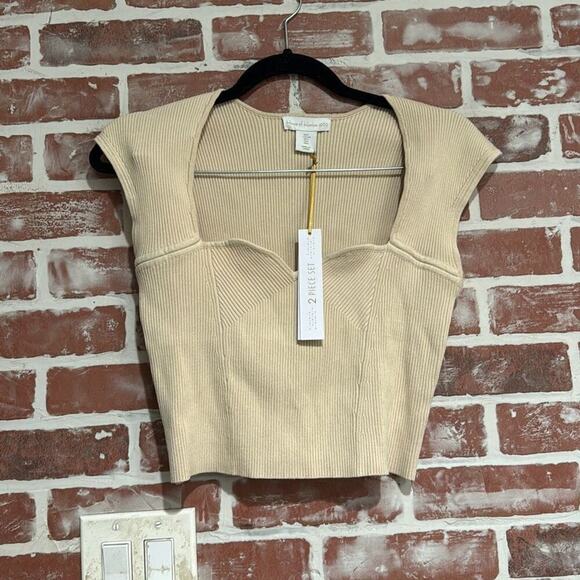 NWT House of Harlow Oatmeal Cream Sweetheart Crop Sweater Tank Top Size L - Picture 2 of 7
